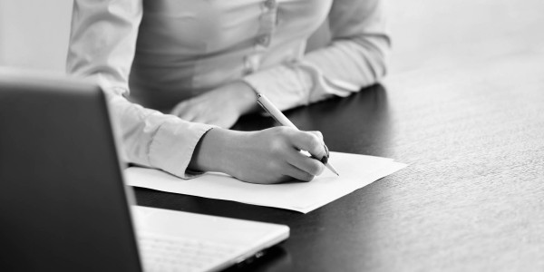 Residentes Comunitarios Vidreres · Representación Legal en Casos de Discriminación
